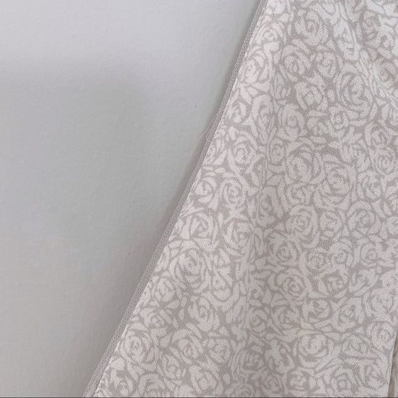 Lauren Conrad cream floral print top - Picture 4 of 7